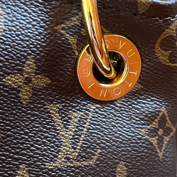 Louis Vuitton Artsy MM Beauty! - Picture 2 of 7